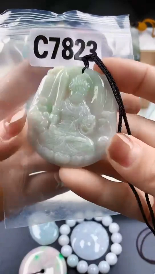 颈饰未镶嵌翡翠天然翡翠吊坠挂件