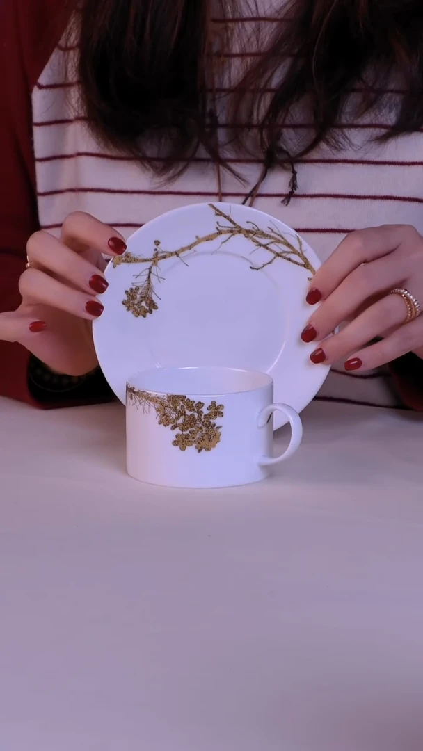 每天早上六点（杯碟）