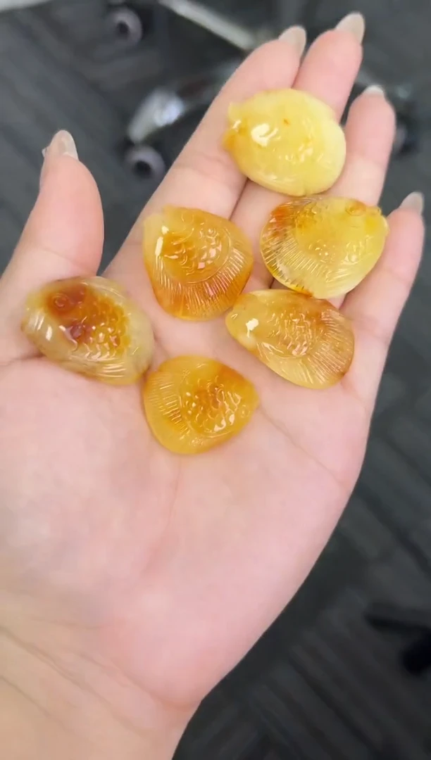 裸石琥珀未镶嵌天然琥珀蜜蜡吊坠多样性发一个