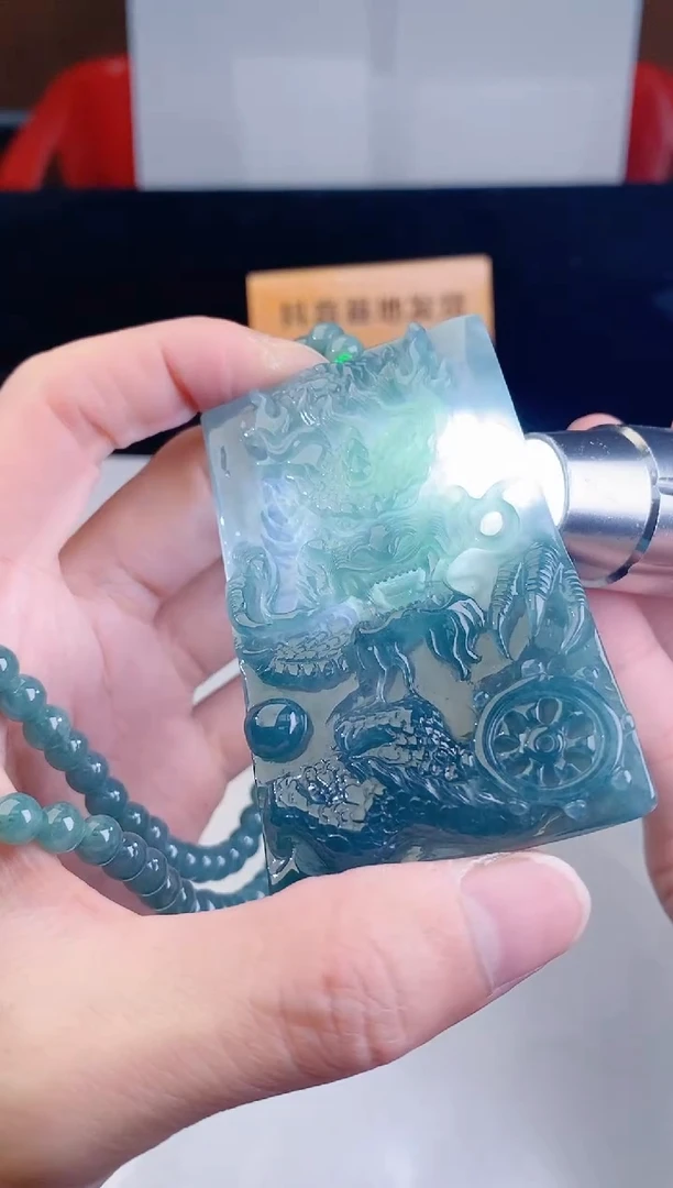 颈饰未镶嵌翡翠2