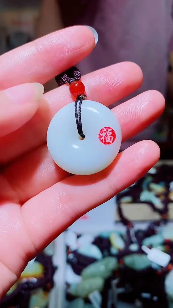 和田玉未镶嵌颈饰1