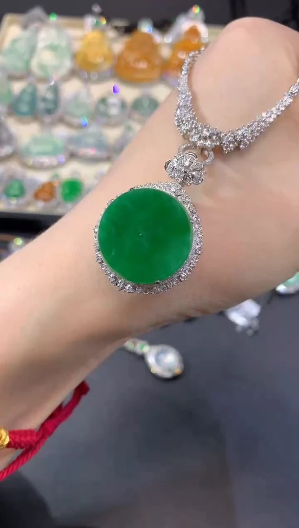 吊坠(不含链)18K金镶嵌翡翠70-圆牌（多样性发货一件（不含链和扣