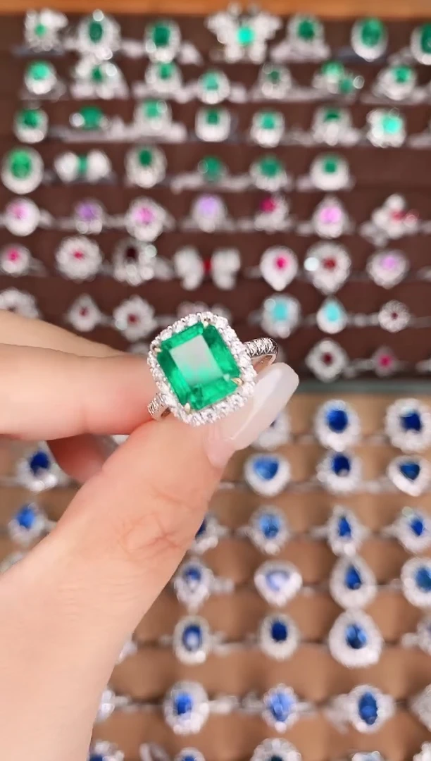 【闪购商品】祖母绿18K金戒指18K金镶嵌3.35克拉