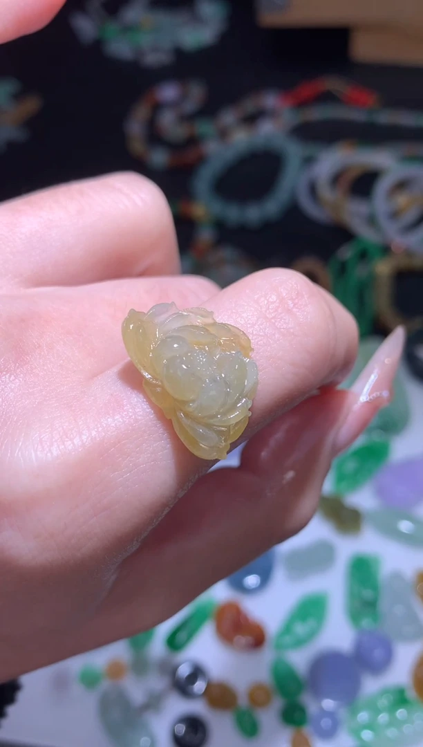 未镶嵌定制翡翠莲花