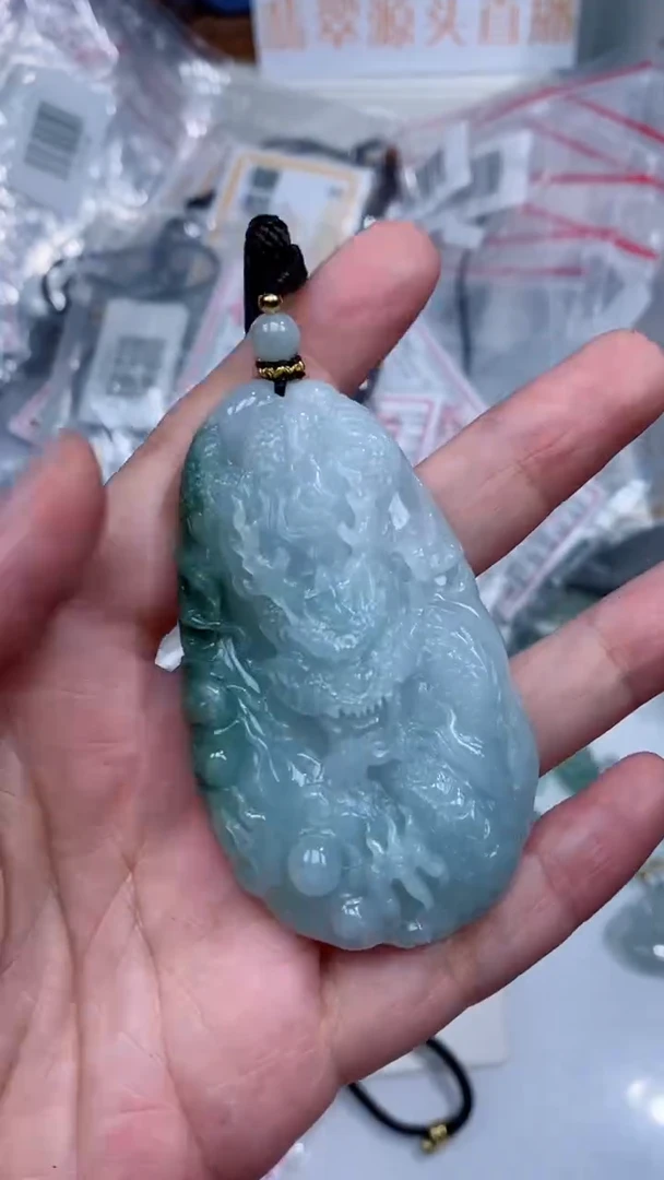 颈饰未镶嵌翡翠吊坠