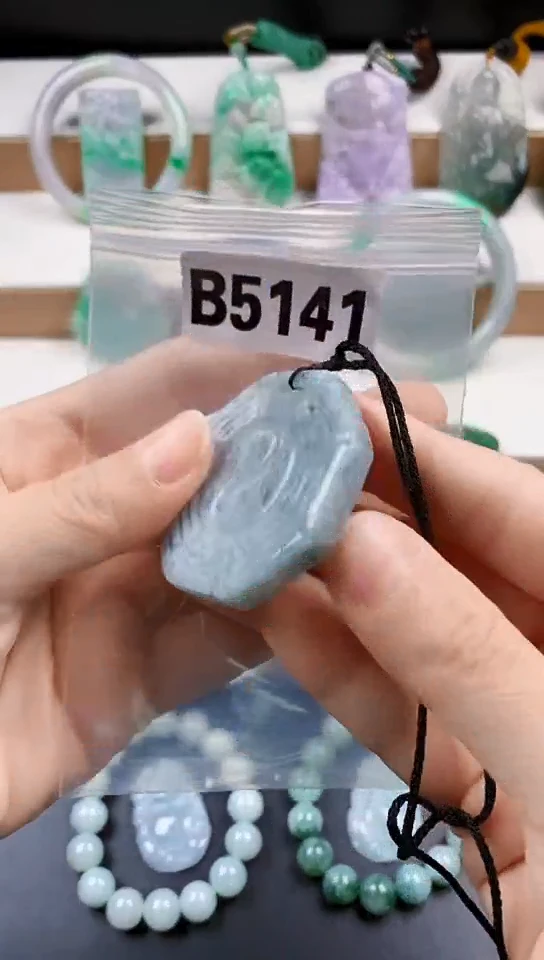 颈饰未镶嵌翡翠天然翡翠吊坠挂件