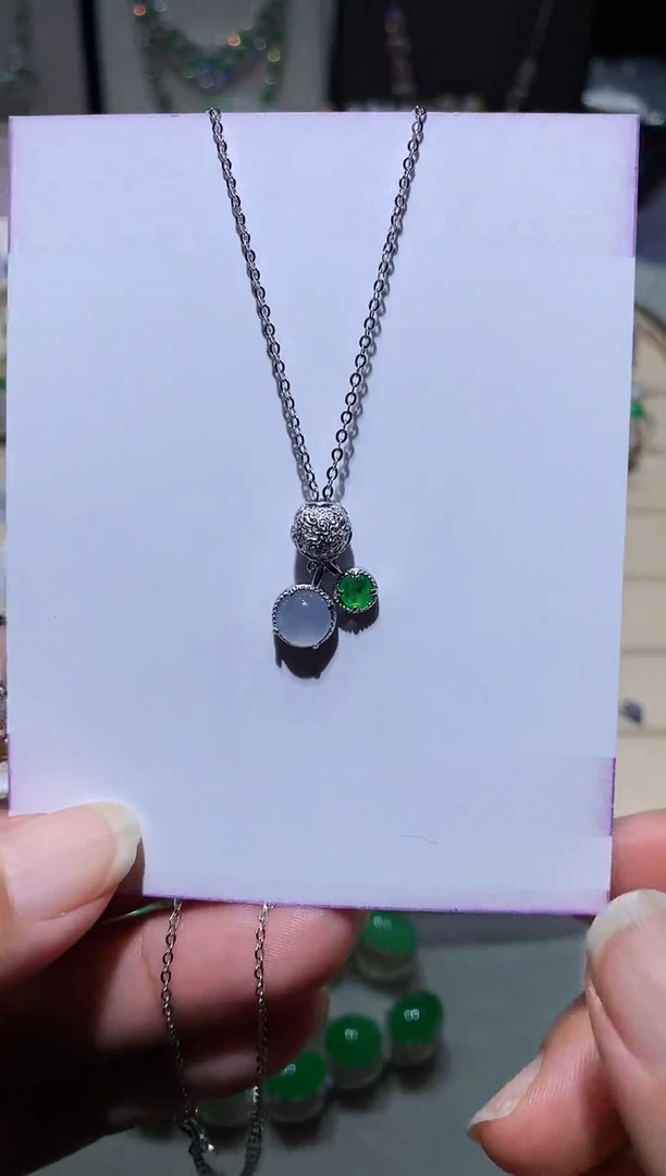 翡翠未镶嵌耳饰项链