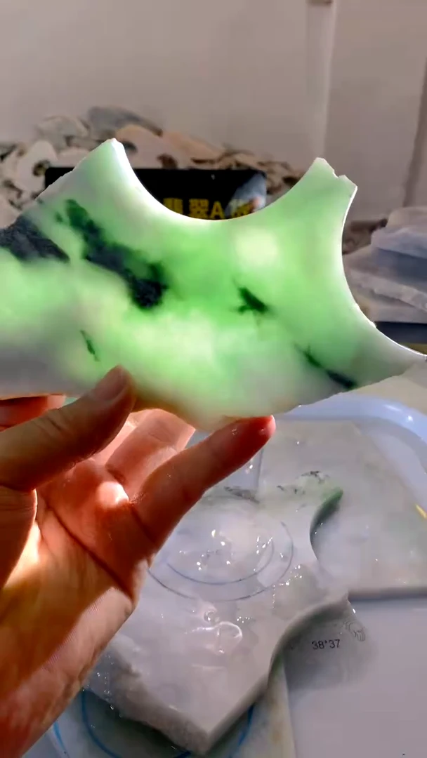 翡翠未镶嵌颈饰缅甸A货翡翠752