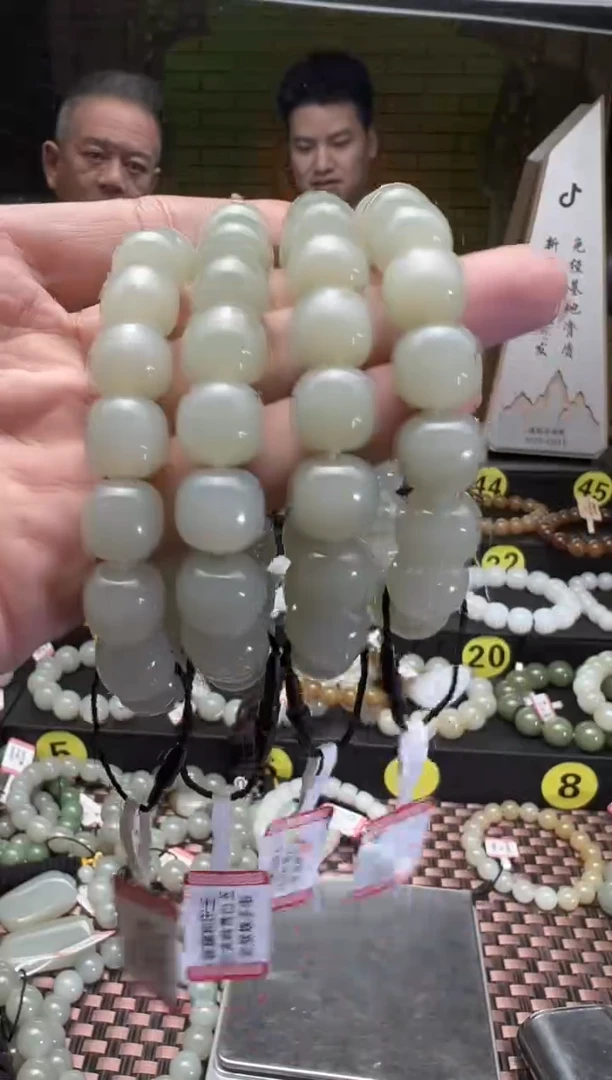 【闪购商品】和田玉手串未镶嵌青白玉老型珠手串卡11*12