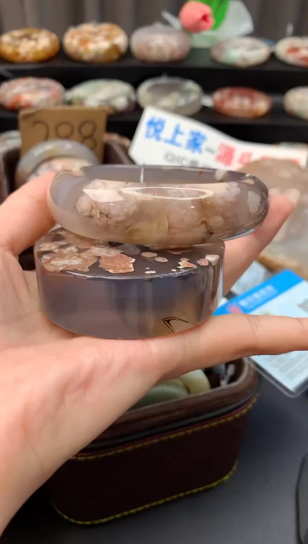 石英质玉手镯未镶嵌赠送镯心  圈口64