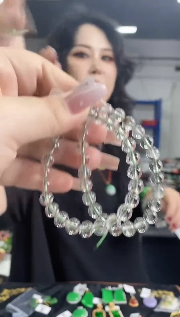 手串未镶嵌水晶多样性发其一，颜色微差