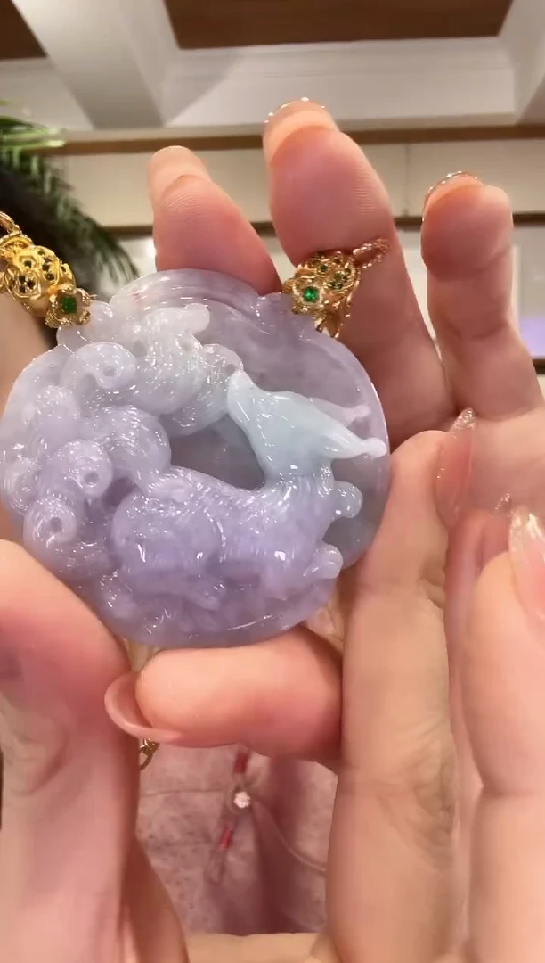 翡翠未镶嵌颈饰国风