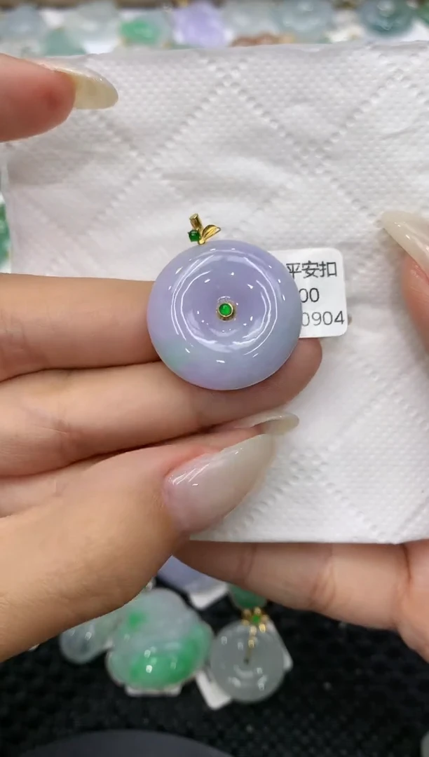 颈饰18K金镶嵌翡翠111111111111