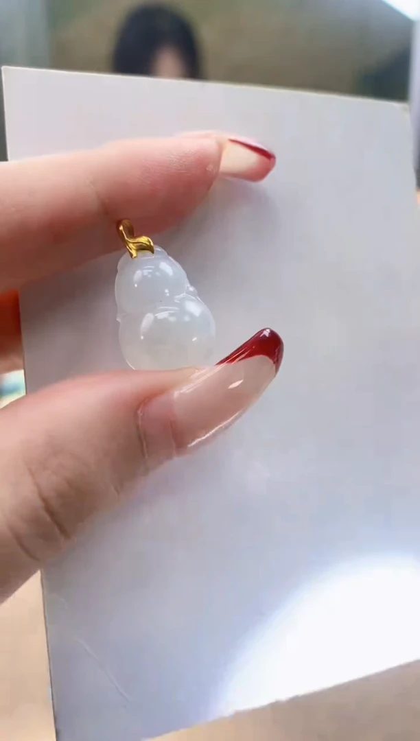 颈饰18K金镶嵌翡翠天然A货翡翠挂件