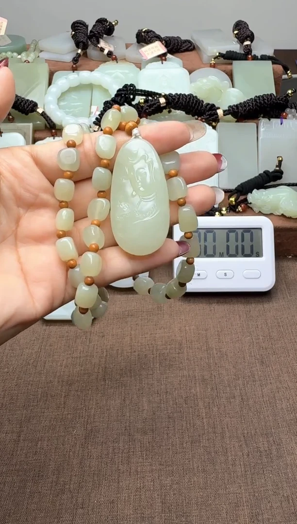 颈饰未镶嵌和田玉1