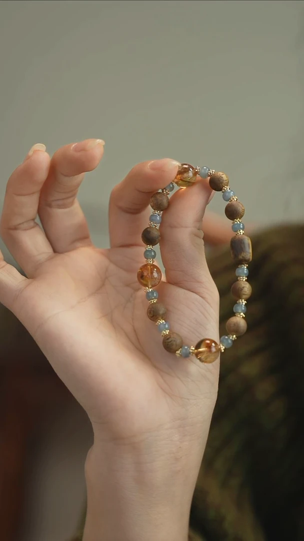 非洲檀香无事牌0*黄塔晶+8mm莺歌绿