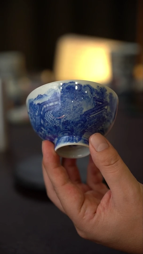 全手绘青花山水楼阁大主人杯