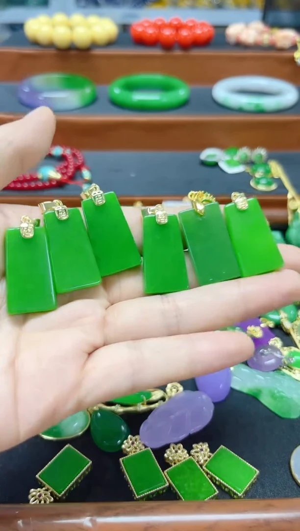 05号精品绿色长方牌一个