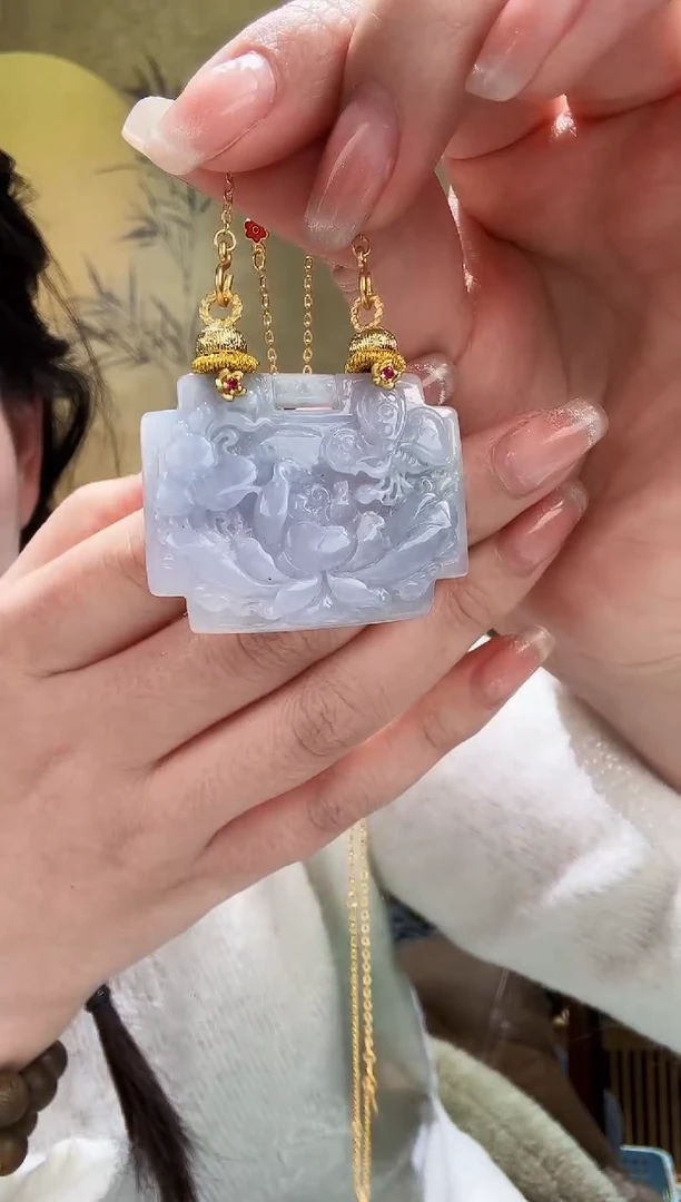 颈饰未镶嵌翡翠吊坠