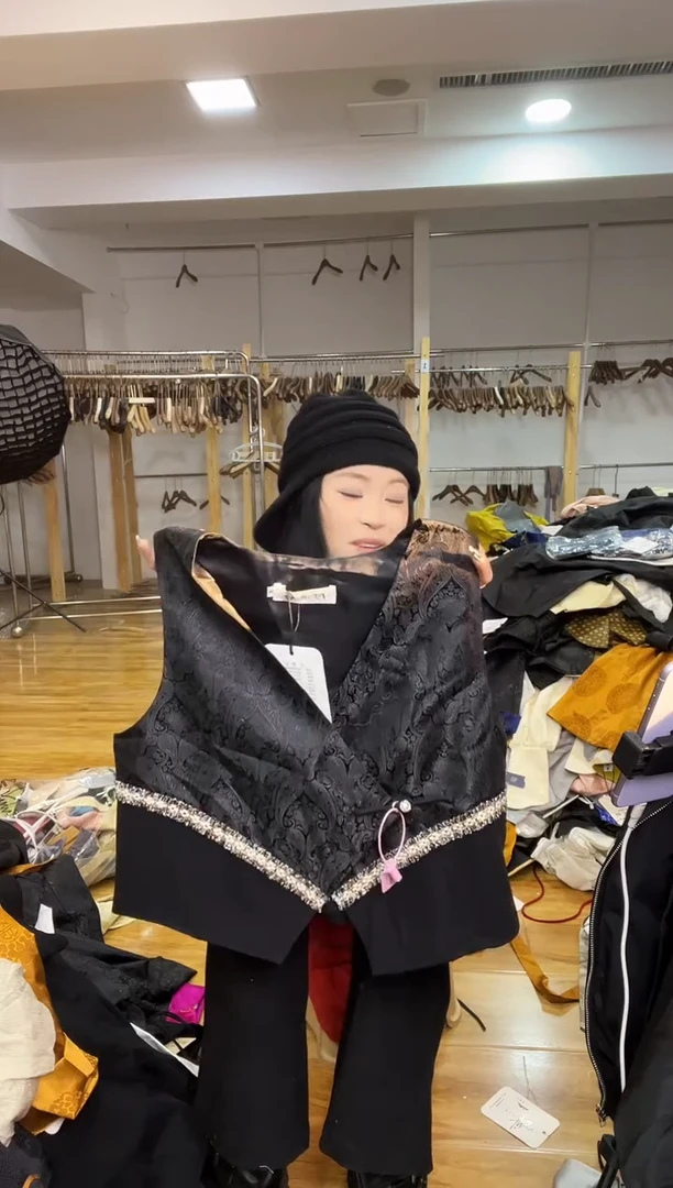 M码     110斤  马甲