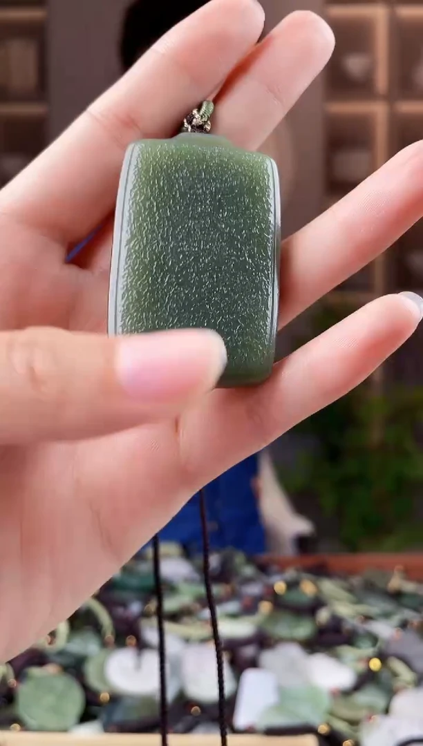 未镶嵌和田玉挂件拍一发一，多样性发货