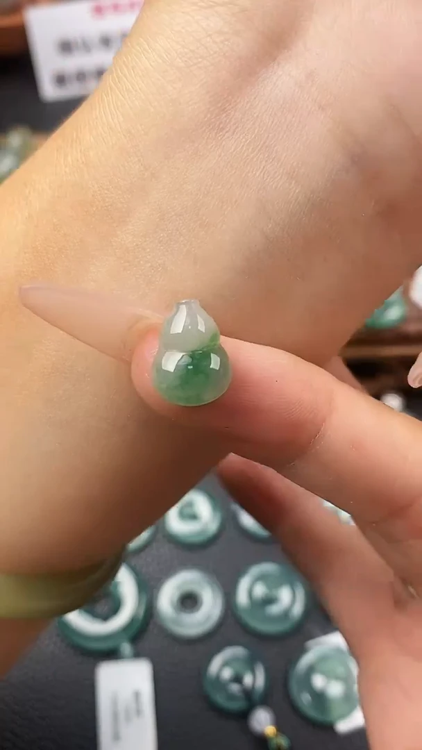 颈饰未镶嵌翡翠葫芦