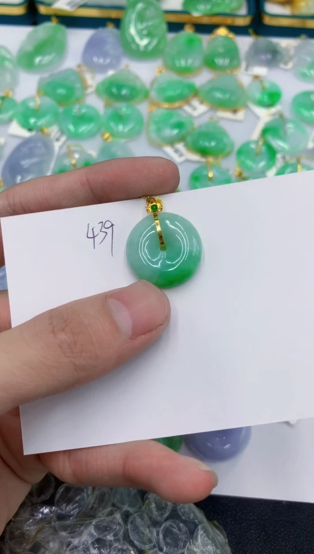 颈饰18K金镶嵌翡翠1111111