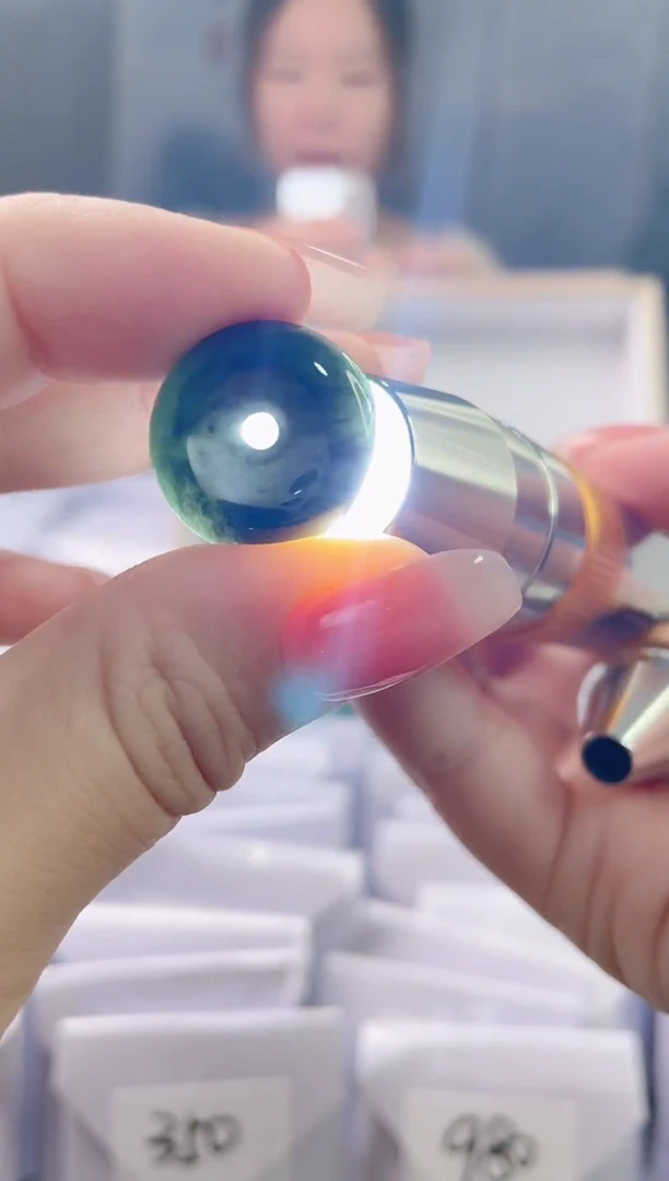 翡翠未镶嵌吊坠(赠链)平安扣