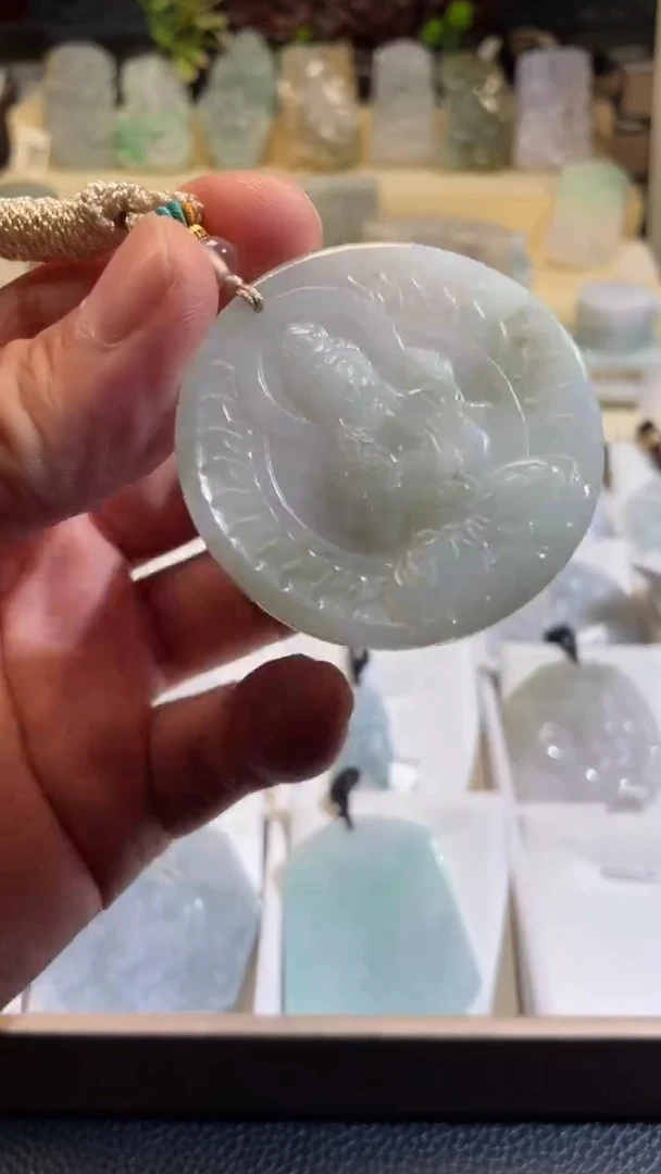 翡翠未镶嵌颈饰7/23/071