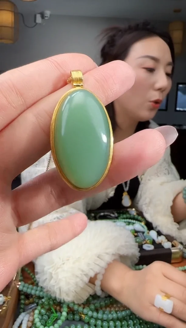 吊坠(不含链)18K金镶嵌和田玉1