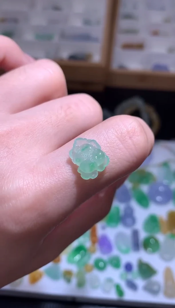 未镶嵌定制翡翠莲花