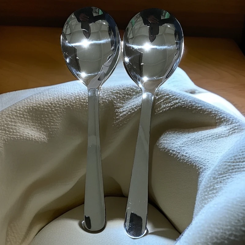 18-10【中号】圆头大头勺两支，长度17cm微瑕。家用圆勺