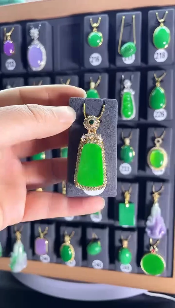 【闪购商品】翡翠耳饰银S925镶嵌215....