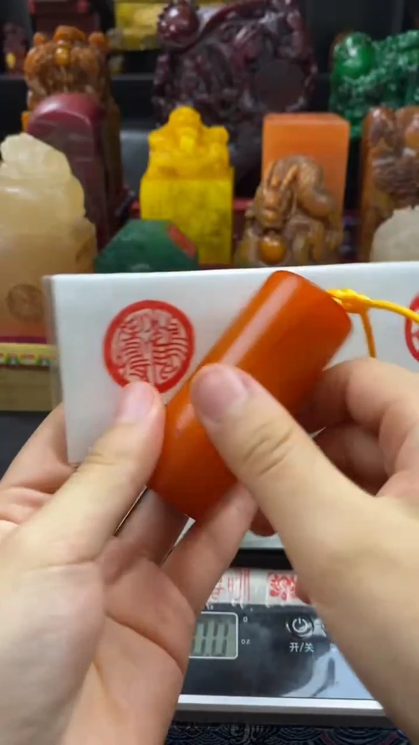 寿山石印石红田圆章鹤寿