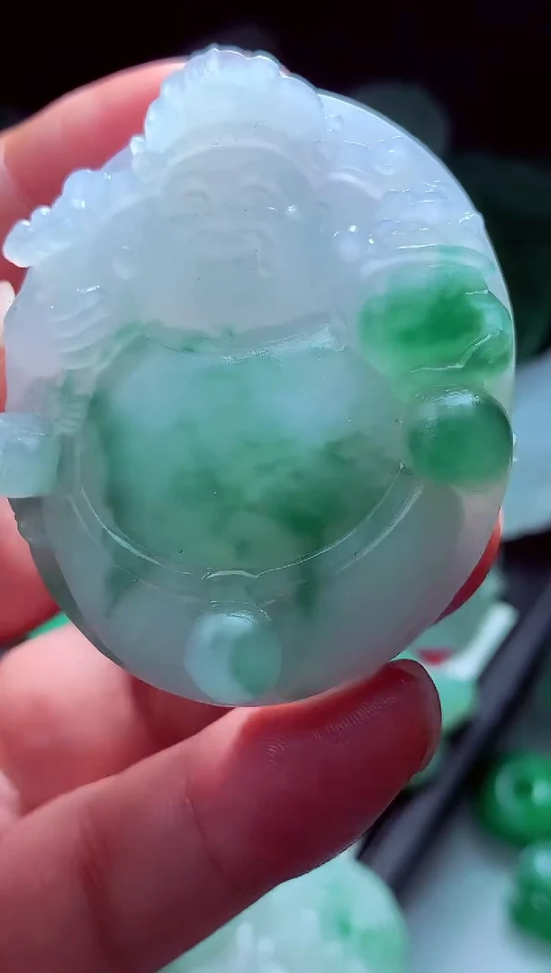 未镶嵌定制翡翠雨***?翡翠毛货定制