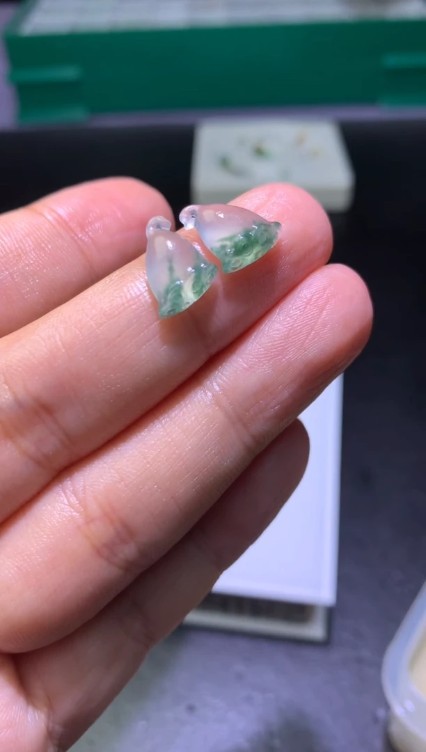 未镶嵌定制翡翠毛货