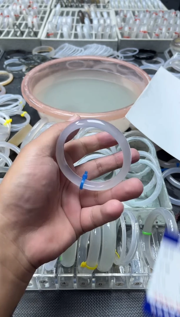 手镯玛瑙/玉髓未镶嵌?*小92