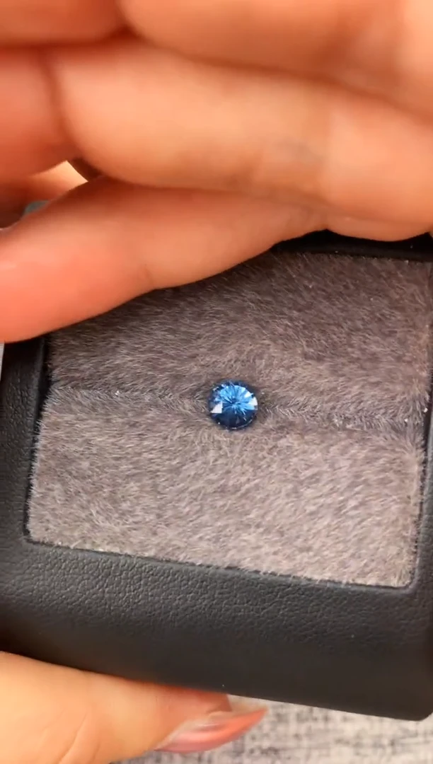 未镶嵌裸石定制尖晶石圆切型 钴尖晶 1.02ct
