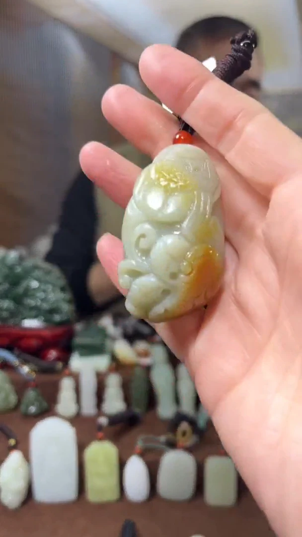 颈饰未镶嵌和田玉·