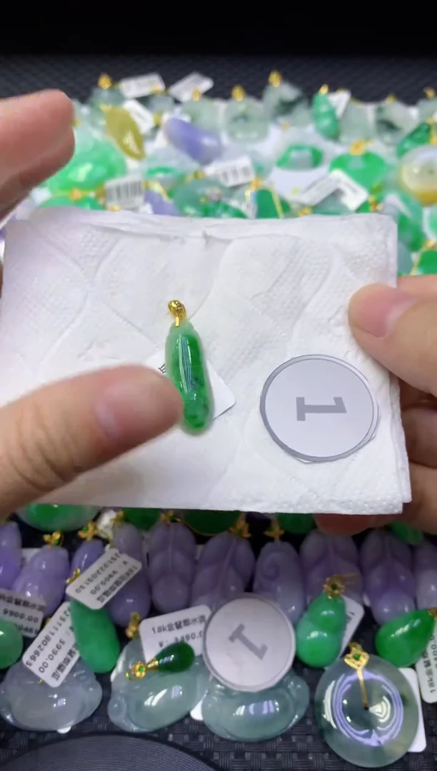 颈饰未镶嵌翡翠天然缅甸翡翠A货