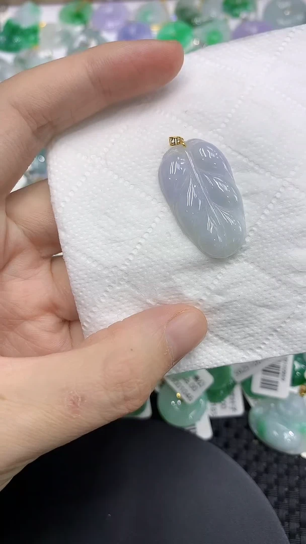 颈饰18K金镶嵌翡翠a货百元以下同包裹多件发出的只收取一单运费