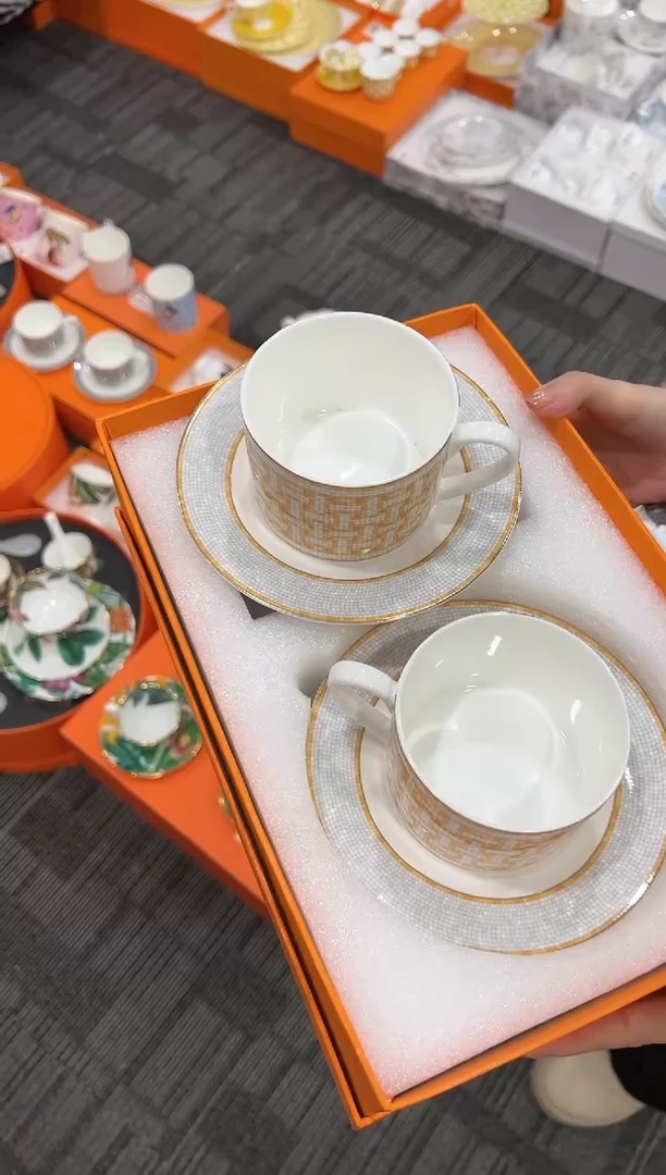 【闪购商品】杯H457--------------
