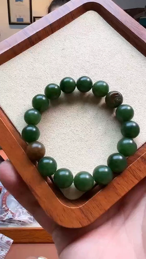 未镶嵌手串和田玉12mm左右带皮碧玉圆珠单圈