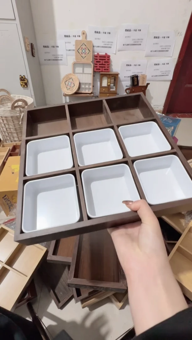 胡桃色九宫格加九个小碗微瑕拍下不退不换无售后