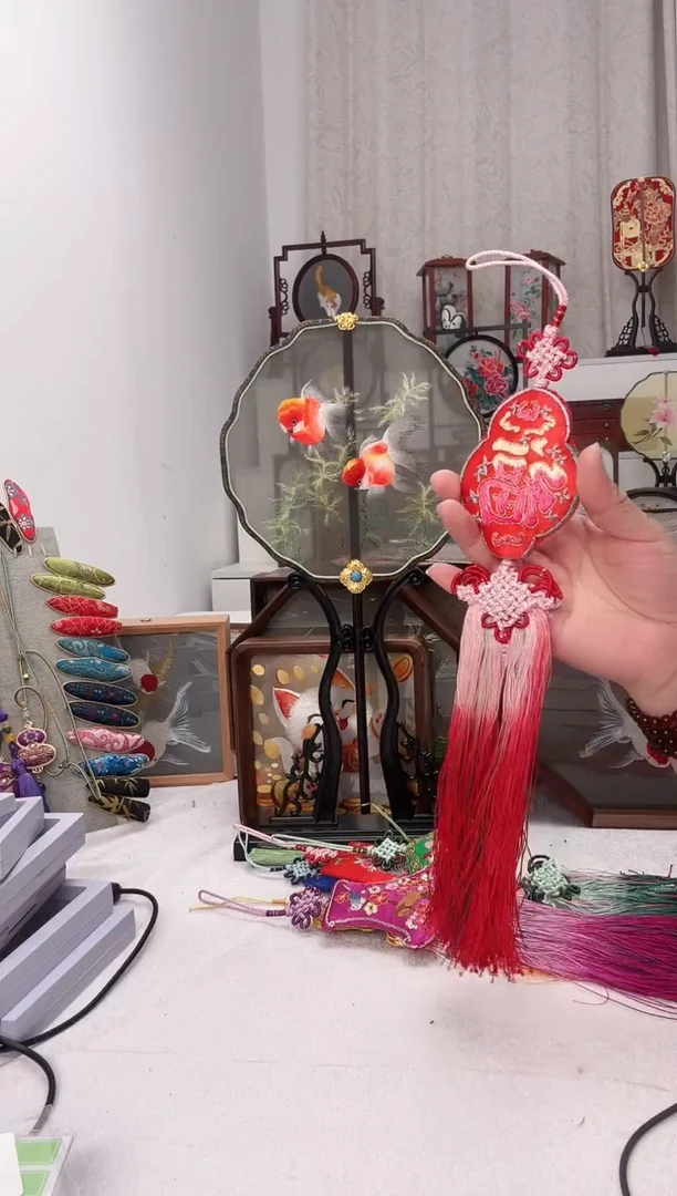 扇子苏绣作品手工车挂