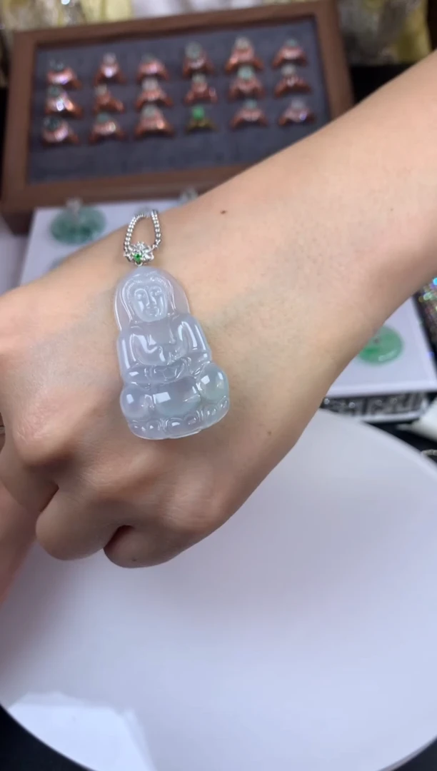 颈饰18K金镶嵌翡翠7007530/888/多样性发/一件