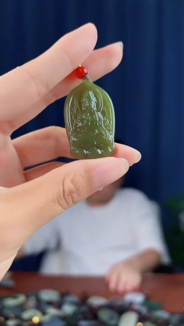 颈饰未镶嵌和田玉拍一发一，多样性发货