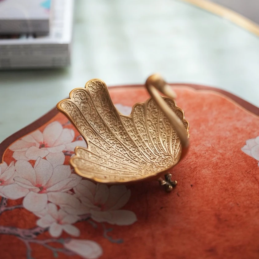【奇居铜瓷】 黄铜雕花展翅孔雀干果盘零食小蝶#GY