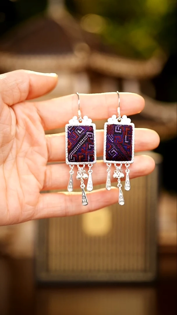 刺绣私人定制苗族手工A436