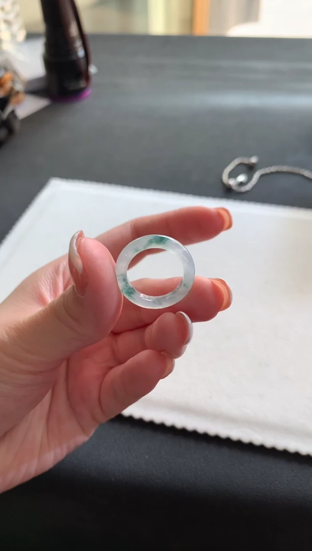 【闪购商品】翡翠戒指未镶嵌11号飘花戒圈C